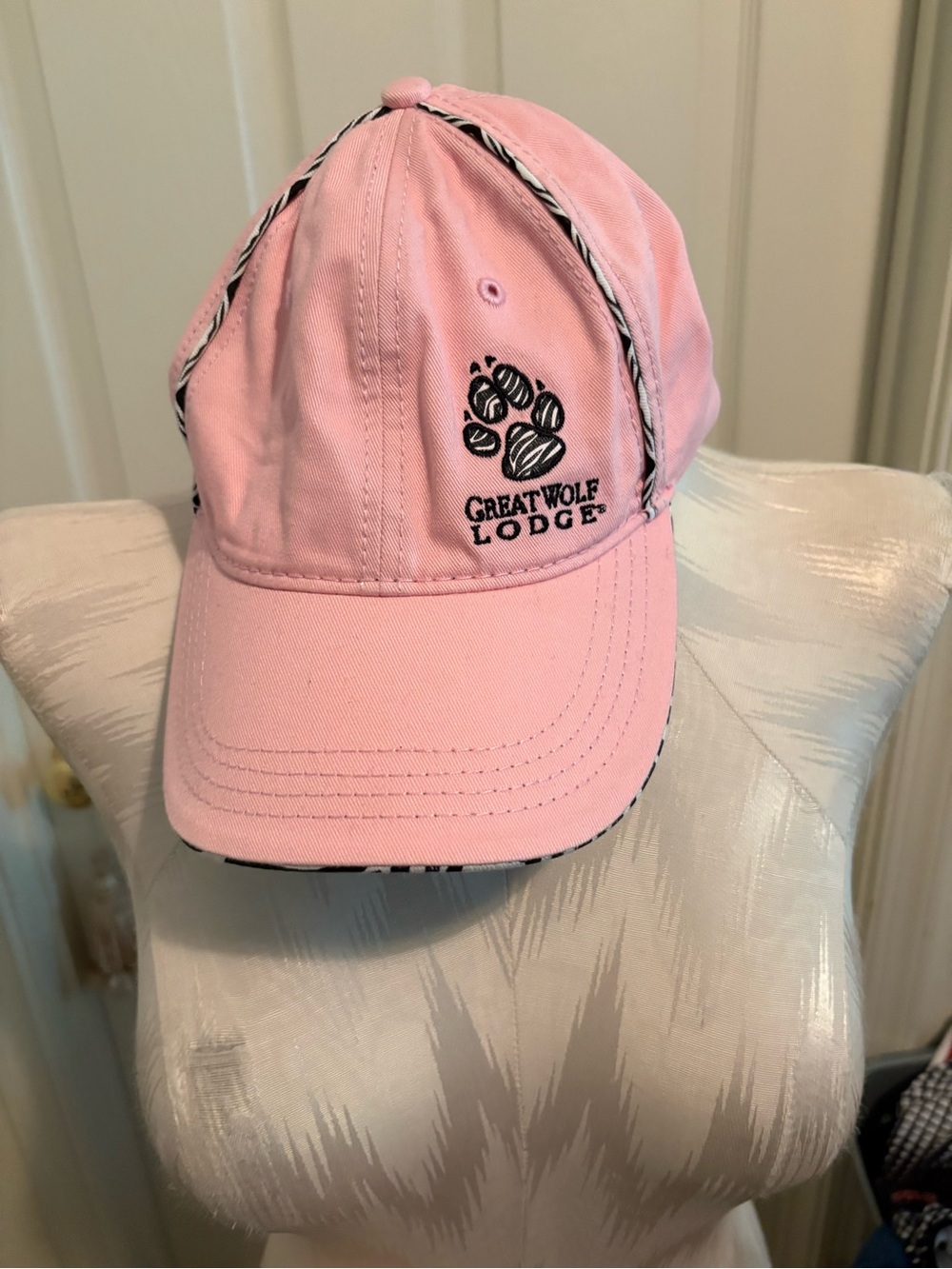Great Wolf Lodge  Noble Wear Pink Baseball Cap new too large for kiddo